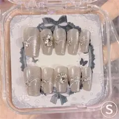 ネイルチップ 高品質クリスタルストーン使用 ちゅるちゅる 現品