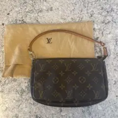 Louis Vuitton モノグラムポーチ