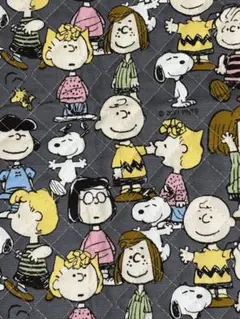【希少】PEANUTS スヌーピー　キルティング　はぎれ　生地　約50cm
