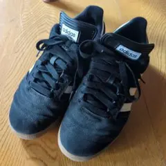 adidas BUSENITZ ブラック ガムソールのサムネイル