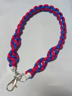【おまけ付き】ハンドストラップ　パラコード　赤×青