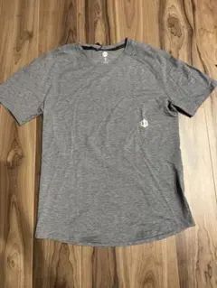 アンダーアーマー　Tシャツ