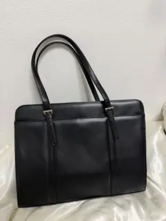 黒いレザービジネスバッグ