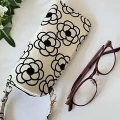 とっても使いやすいメガネケース　花柄　筒形　ハンドメイド