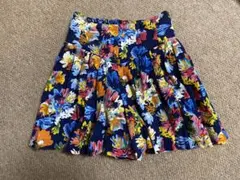 ローリーズファーム　花柄ショート丈ハイウエストパンツ