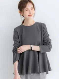 【coca】エンボス加工裾フレアトップス