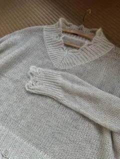 ホワイトモヘヤ×金属糸のニットセーター