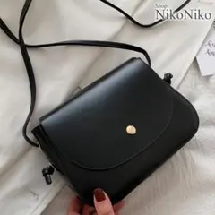 【a】 18awbacn829bk レザー調ミニフラップショルダーバッグのサムネイル