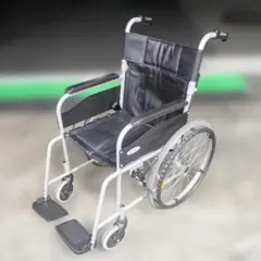 美品 マキテック 車椅子 KS50-4043GC 折りたたみ 軽量 介助ブレーキ マキテック 車椅子 KS50-4043GR 折りたたみ 軽量 介助ブレーキ - メルカリ