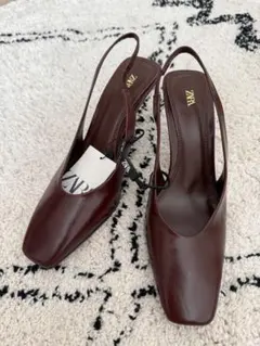 【新品タグ付】ZARA 本革　レザー スリングバック ハイヒール パンプス 38のサムネイル