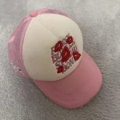 ピンク メッシュキャップ リップ刺繍