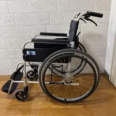 MiKi 自走用車椅子 ノーパンクタイヤ 折りたたみ式のサムネイル