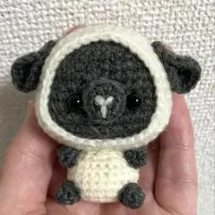 黒ひつじさん　あみぐるみ　ハンドメイドのサムネイル