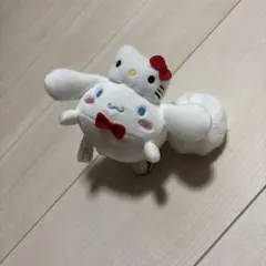 しまむら　ハローキティ50周年　シナモロール　ダイカットキーチャーム