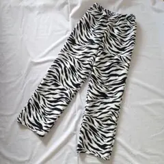 ストレートパンツ レディースLサイズ