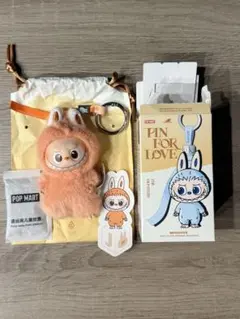 正規品　POPMART LABUBU PIN FOR LOVE イニシャルJ