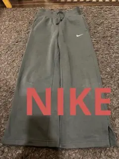 NIKE ソロスウォッシュ　バギー　スウェットパンツ　カーキ