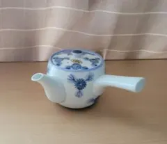 く*ー様 有田焼 白地に青の花柄 急須 昭和レトロ 400㎖