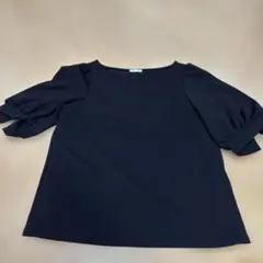 黒のバルーン袖半袖トップス