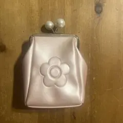 MARY QUANT がま口ポーチ パール調 ピンクのサムネイル
