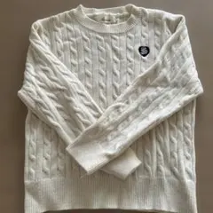 アイボリー ケーブルニットセーター