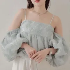 SALON by CHICO フラワーレースオフショルブラウスのサムネイル