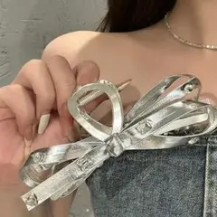 リボンデザイ皮革ンヘアピン甜酷皮质银色蝴蝶结发夹发卡发饰
