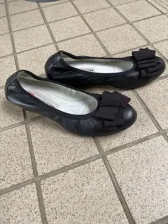 リボン付き黒フラットシューズ compo 9 23-23.5 美品のサムネイル