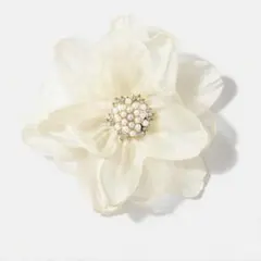 216ハンドメイドコサージュ　卒園式入園式　ハレの日　アイボリー×パール