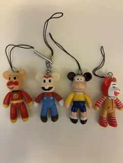 中国キーホルダー アンパンマン　ドナルド　のび太　マリオ4体セット