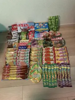 い*ち様 お菓子10000円相当　まとめ売り　チョコ　グミ　ぷくぷく　忍者めしのサムネイル