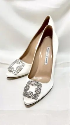 【6/9まで】Manolo Blahnik HANGISI 38 10.5 白のサムネイル