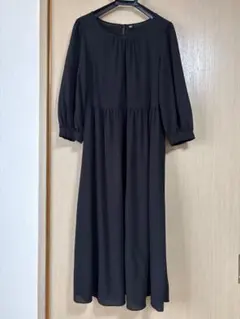 黒　ワンピース 七分袖