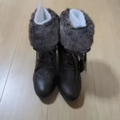 取り外しファー付きブーツ