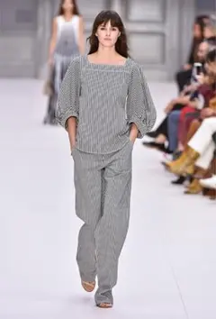 2026年最新】chloe ブラウスの人気アイテム - メルカリ
