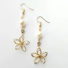 №615・フラワーピアス