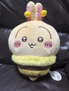 ちいかわ　ハチさんBIGぬいぐるみ　うさぎ