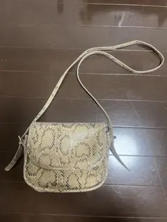 niko and …ヘビ柄 ベージュ ショルダーバッグ