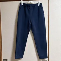 ネイビー スリムフィット カジュアルパンツ