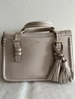 kate spade グレージュトートバッグ タッセル付き