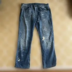 ダメージ加工ブルーデニムパンツ