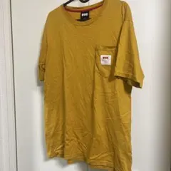 マスタードカラー Tシャツ ポケット付き