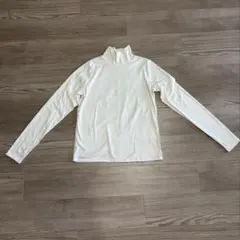 ホワイト タートルネック 長袖トップス GU 2枚セット