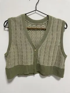 オリーブグリーン 編み込みデザイン ベスト