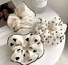 黒いドッド柄　かわいいヘアゴムシュシュ　3点セット