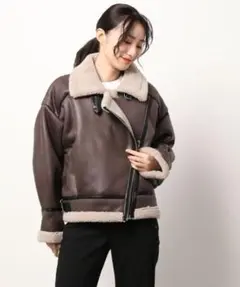 dazzlinレザーライクボアショートブルゾン