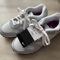 ✨新品　未使用　匿名配送✨Nike スニーカー MDランナー2