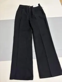 新品タグ付きGU センタープレスカラーストレートパンツM DRY ブラックのサムネイル