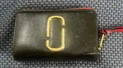 MARC JACOBS 二つ折り財布　ブラック×バーガンディー×レッドのサムネイル