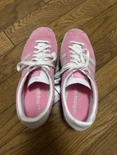 adidas ピンク スエード スニーカー　厚底